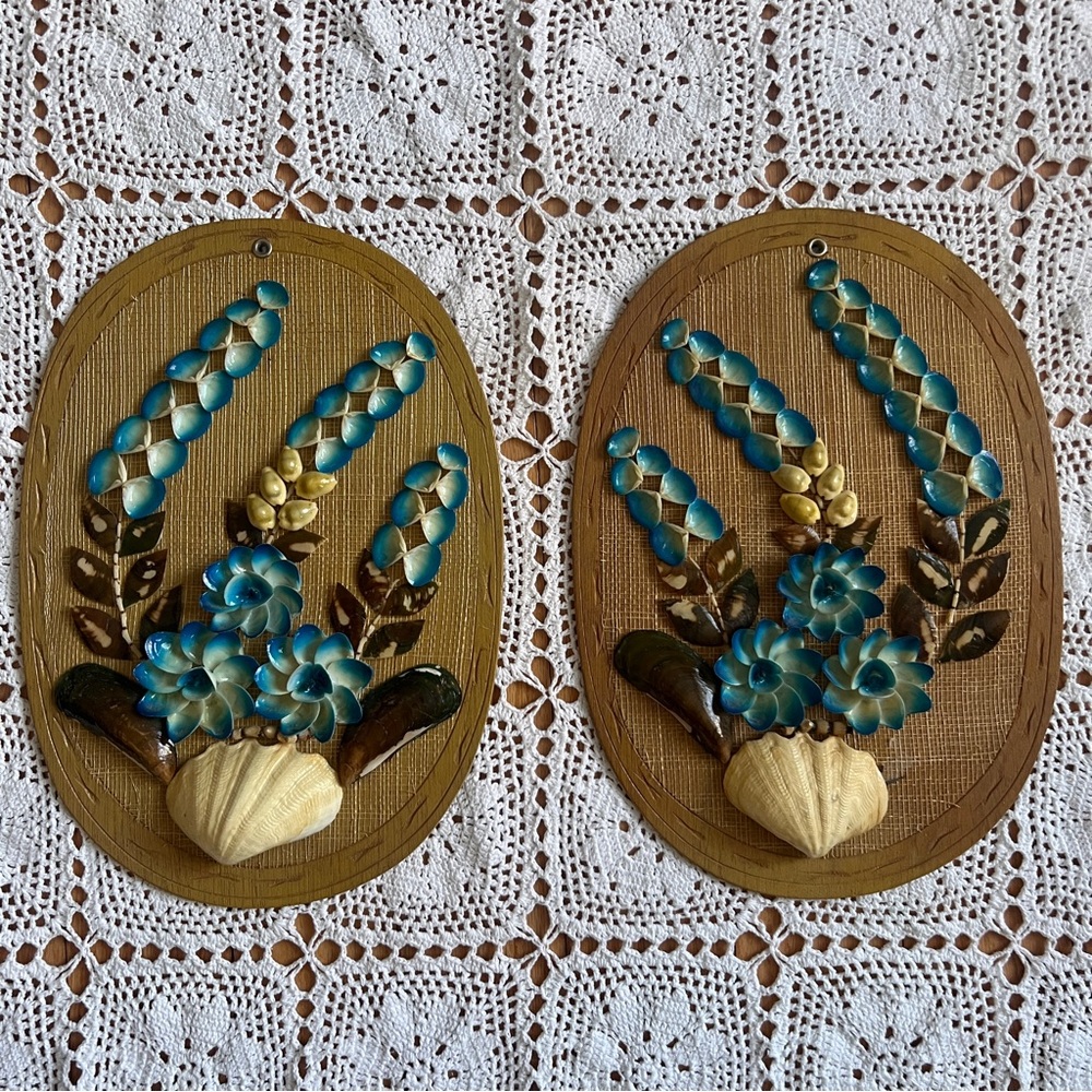 Vintage Seashell on Wood Arr Hanging Wall Decoration with blue Flowers